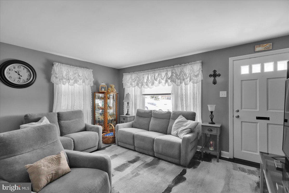 135 Chestnut Street photo 5