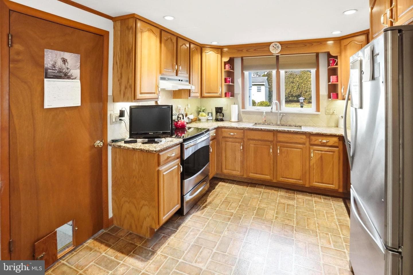 731 Cherry Street photo 8