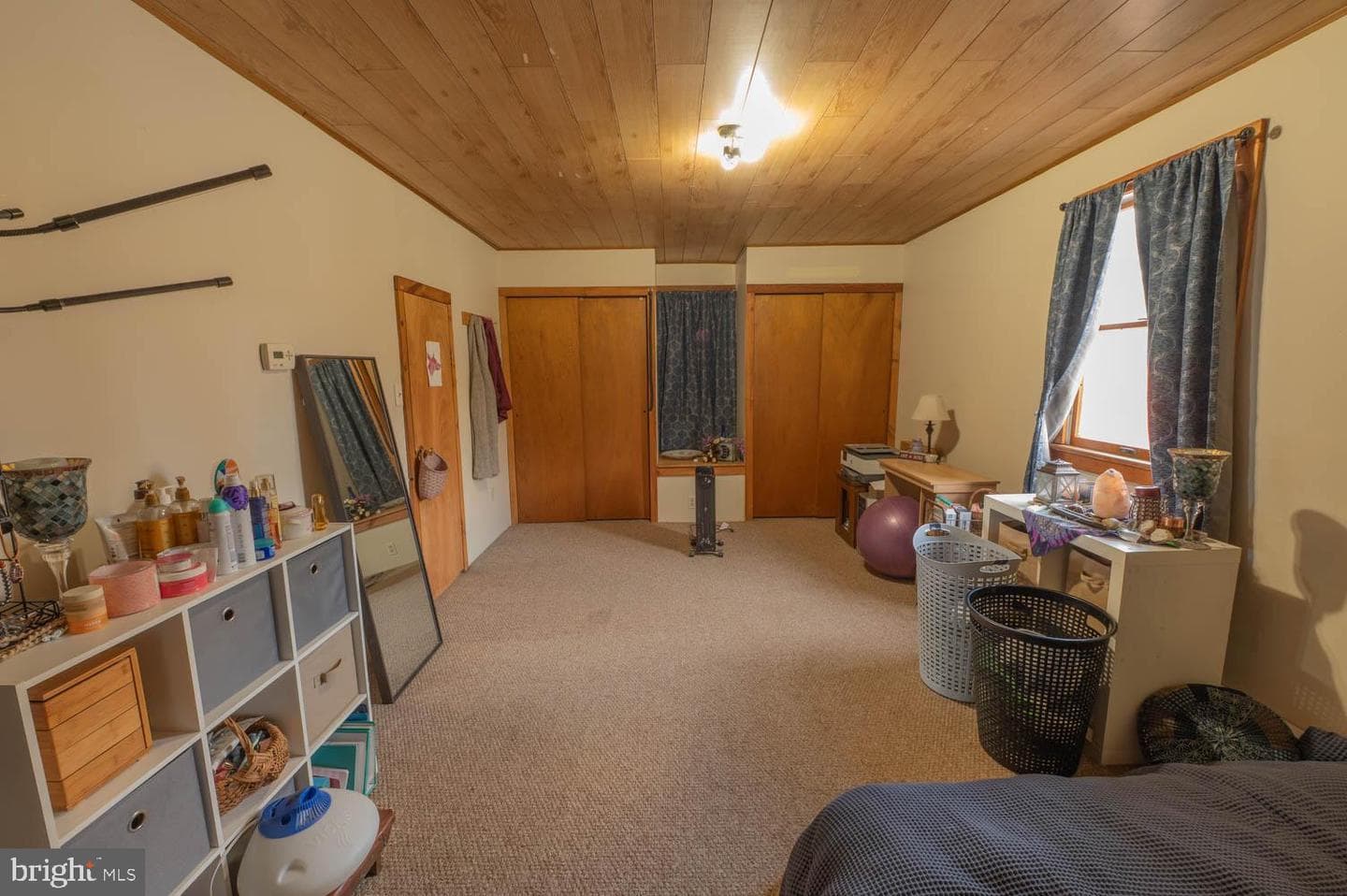 2039 Farmington Avenue photo 8