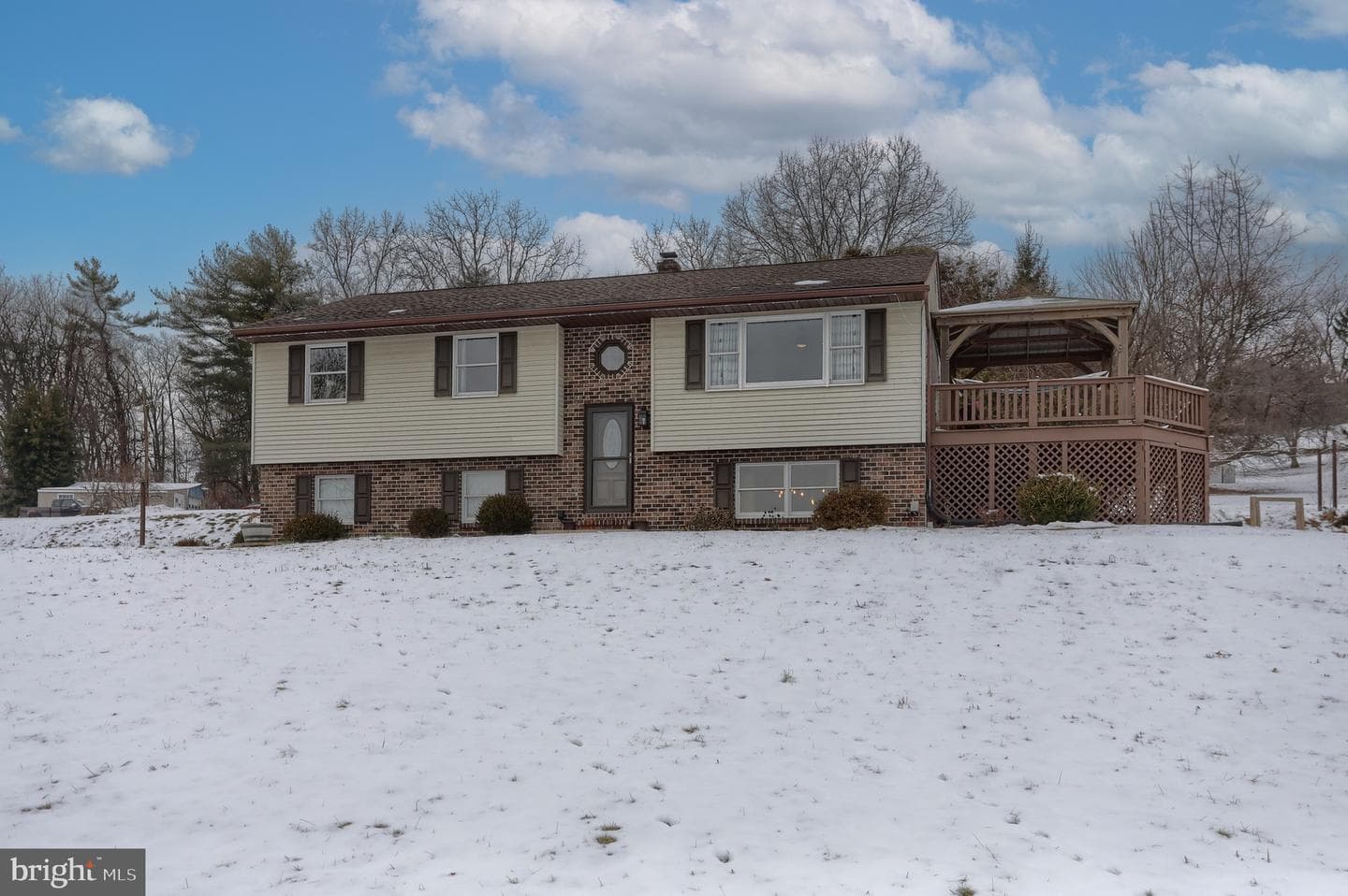 121 Mimosa Lane photo 2