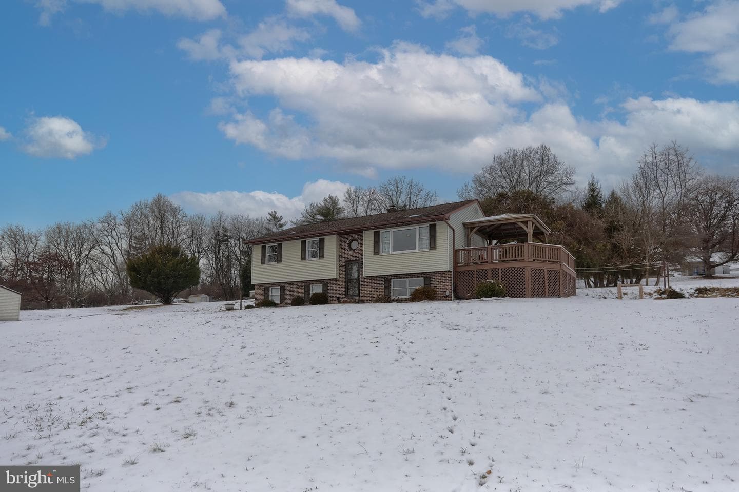 121 Mimosa Lane photo 3