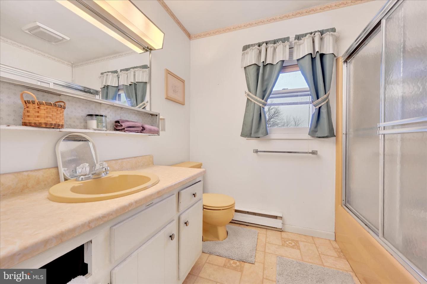 631 W Franklin Street photo 22