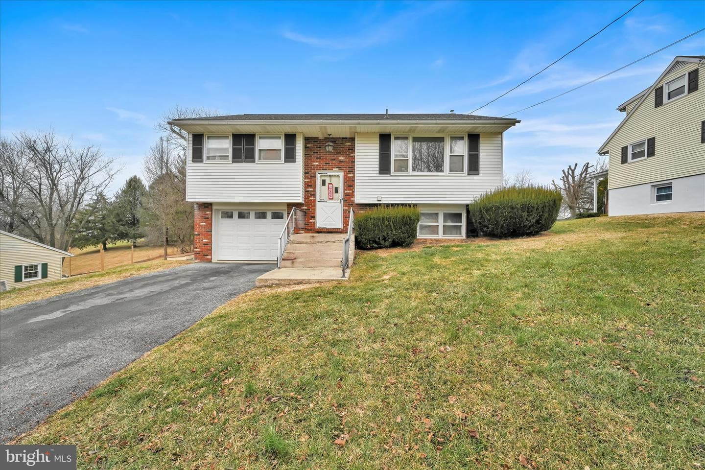 631 W Franklin Street photo 3