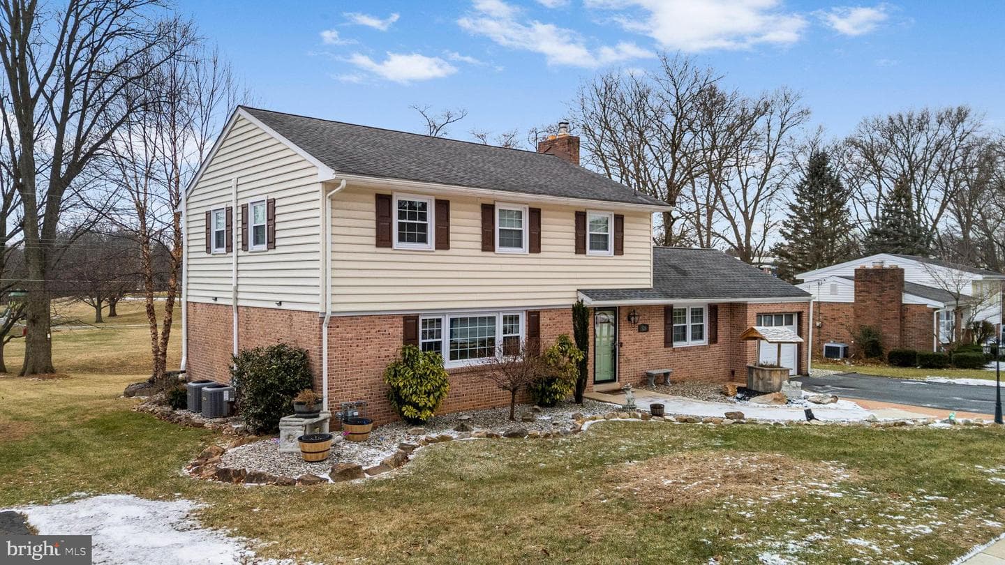 526 Hain Avenue photo 2