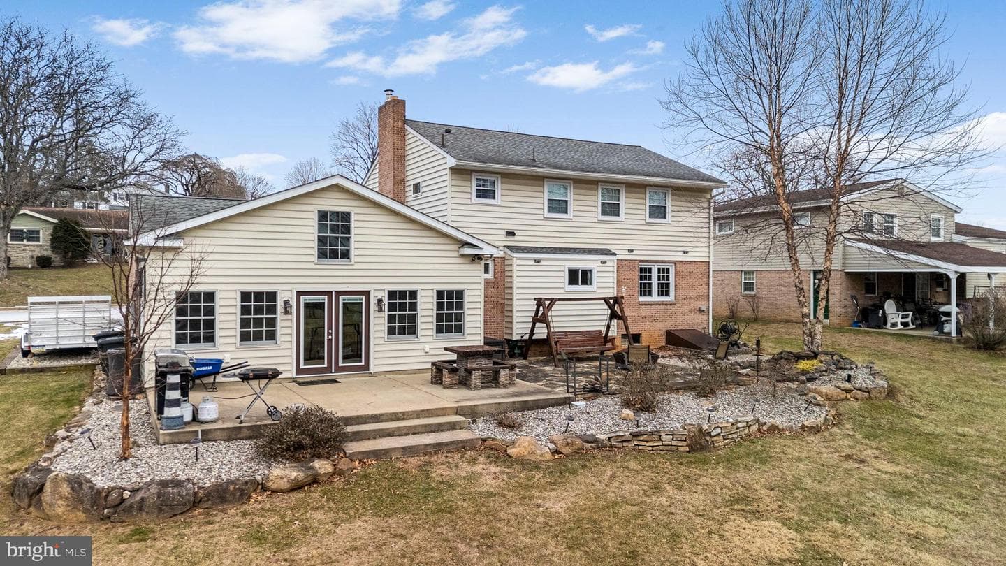 526 Hain Avenue photo 4