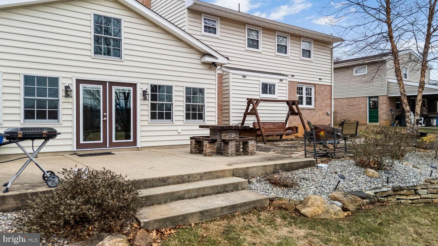 526 Hain Avenue photo 5