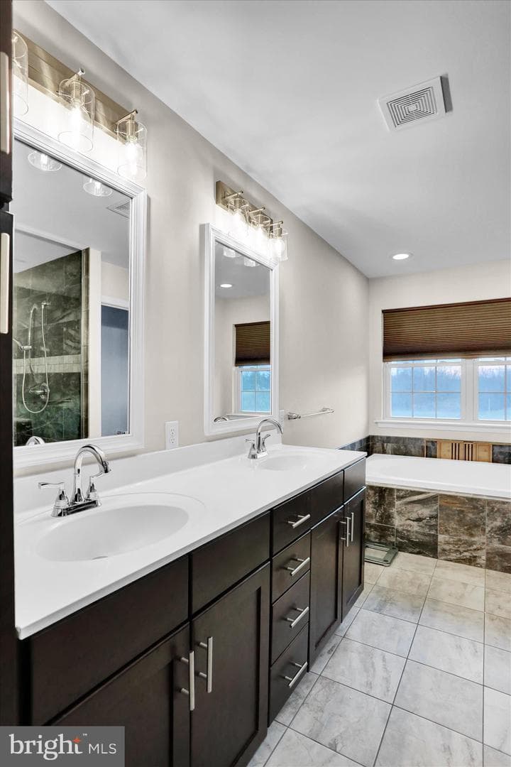 51 Edinboro Lane photo 39
