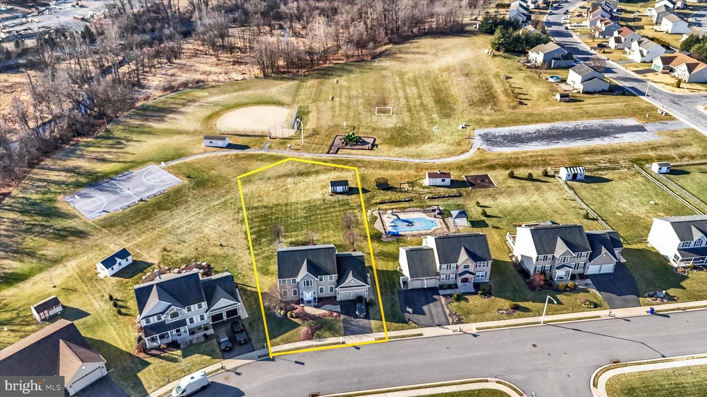 51 Edinboro Lane photo 58