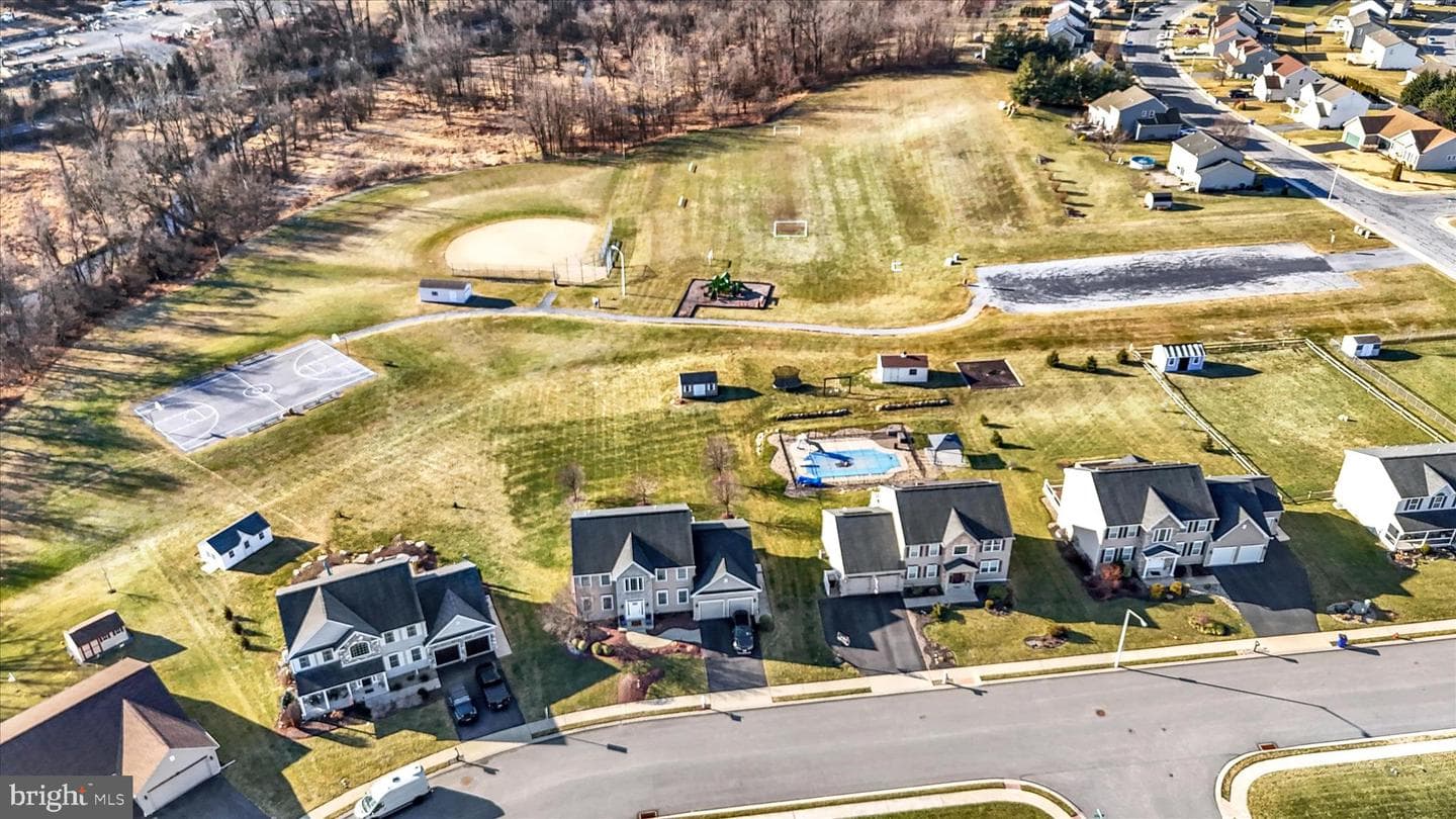 51 Edinboro Lane photo 60