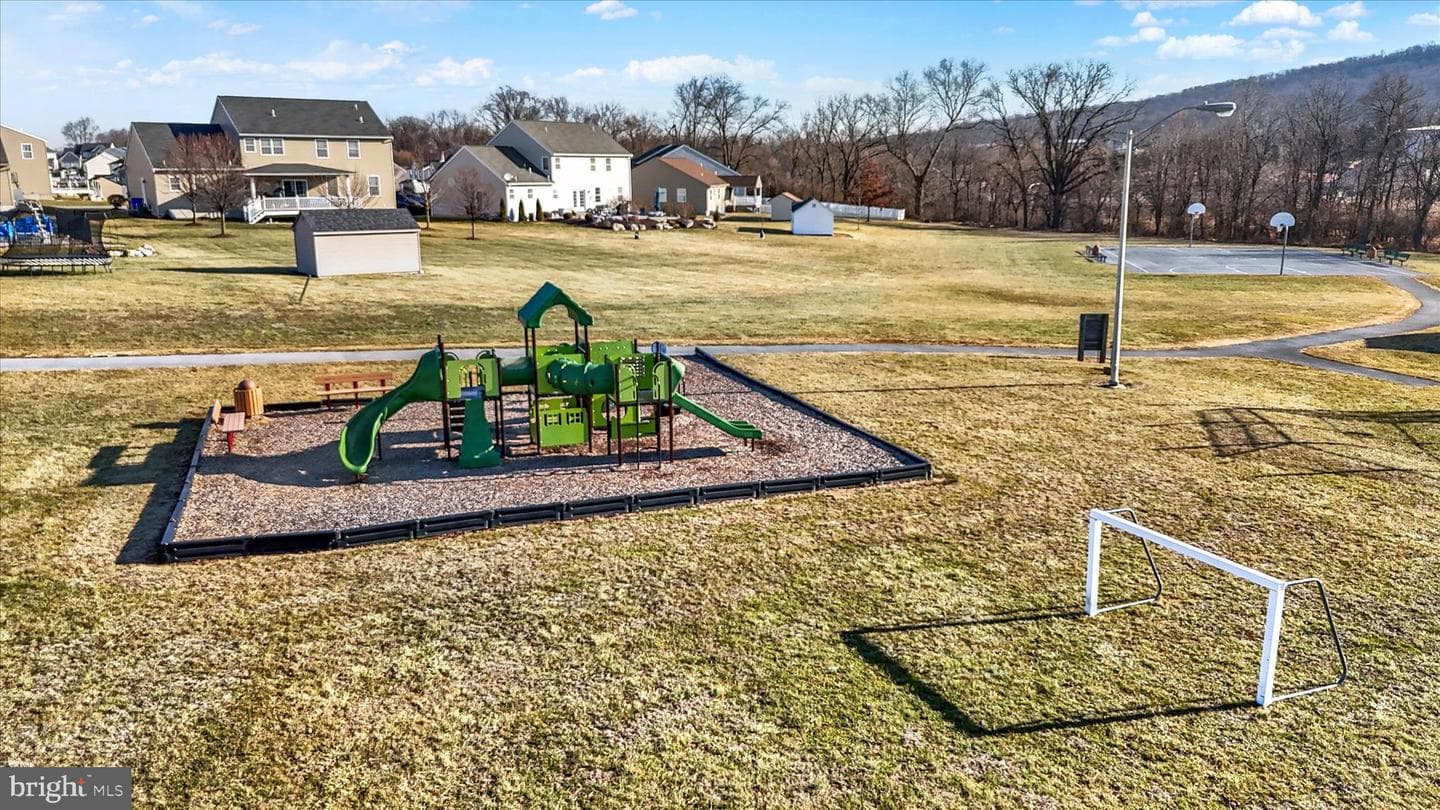 51 Edinboro Lane photo 63