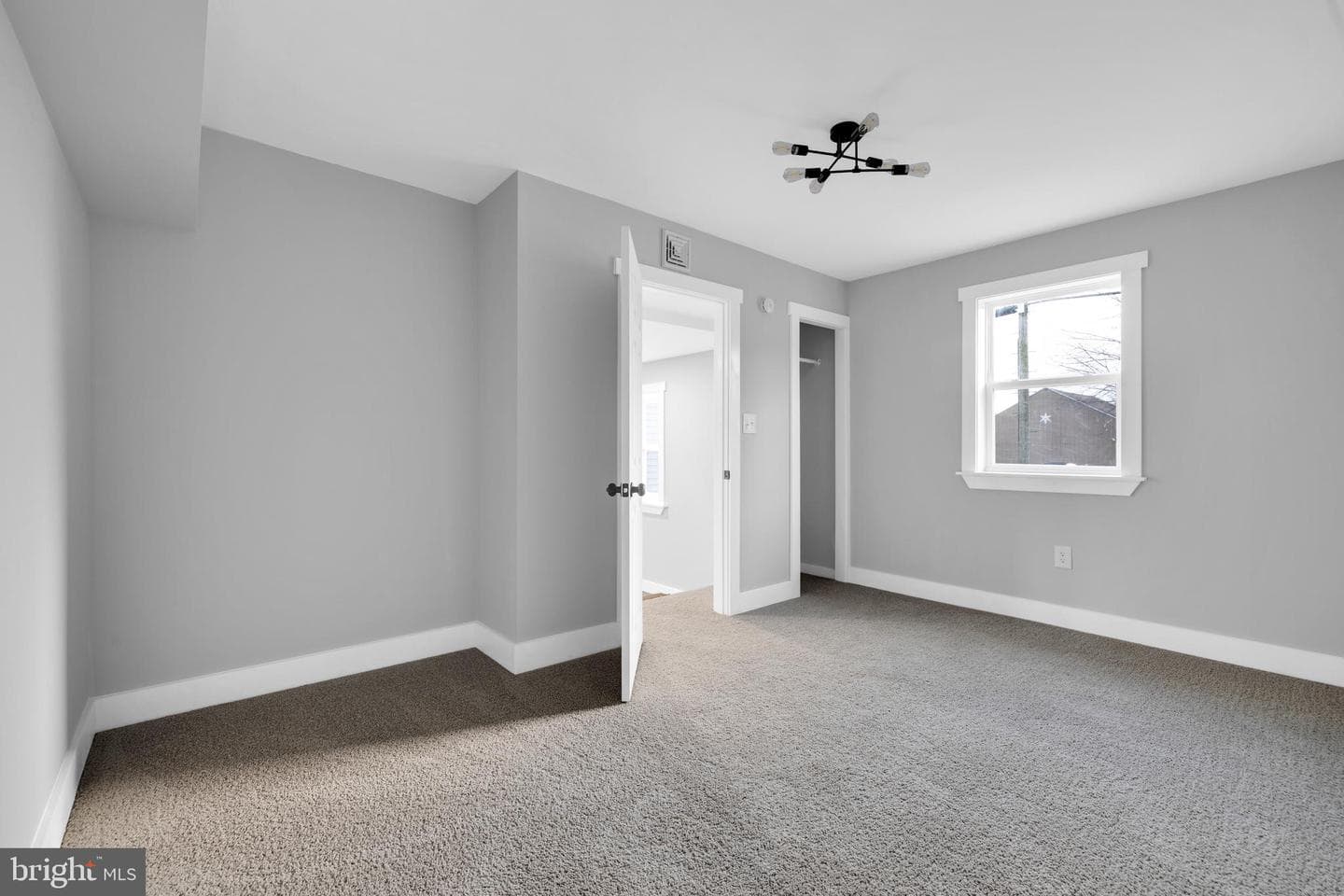 119 Heidelberg Avenue photo 19