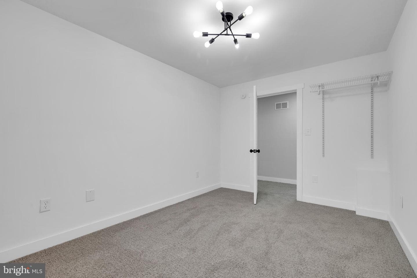 119 Heidelberg Avenue photo 22