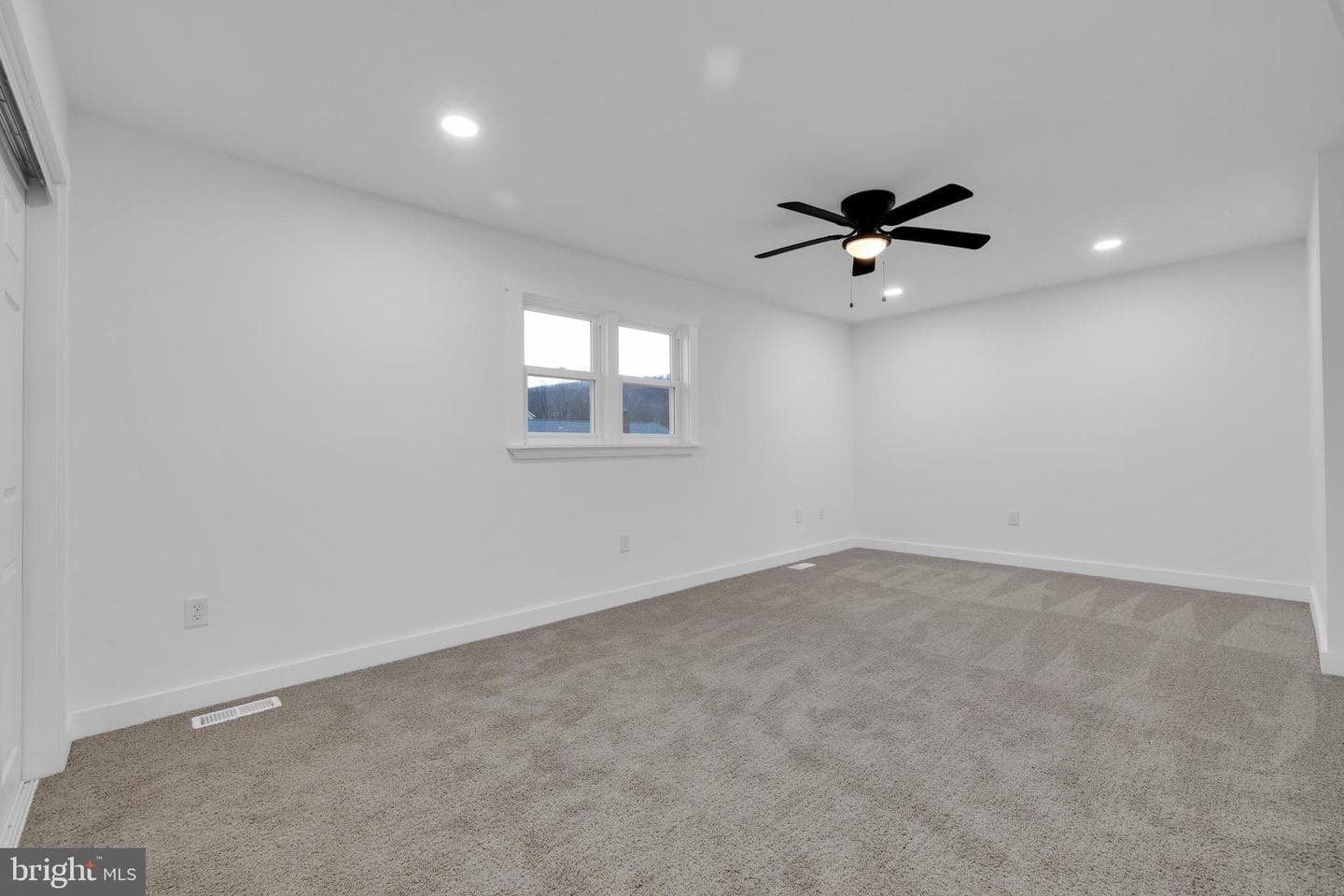 119 Heidelberg Avenue photo 26
