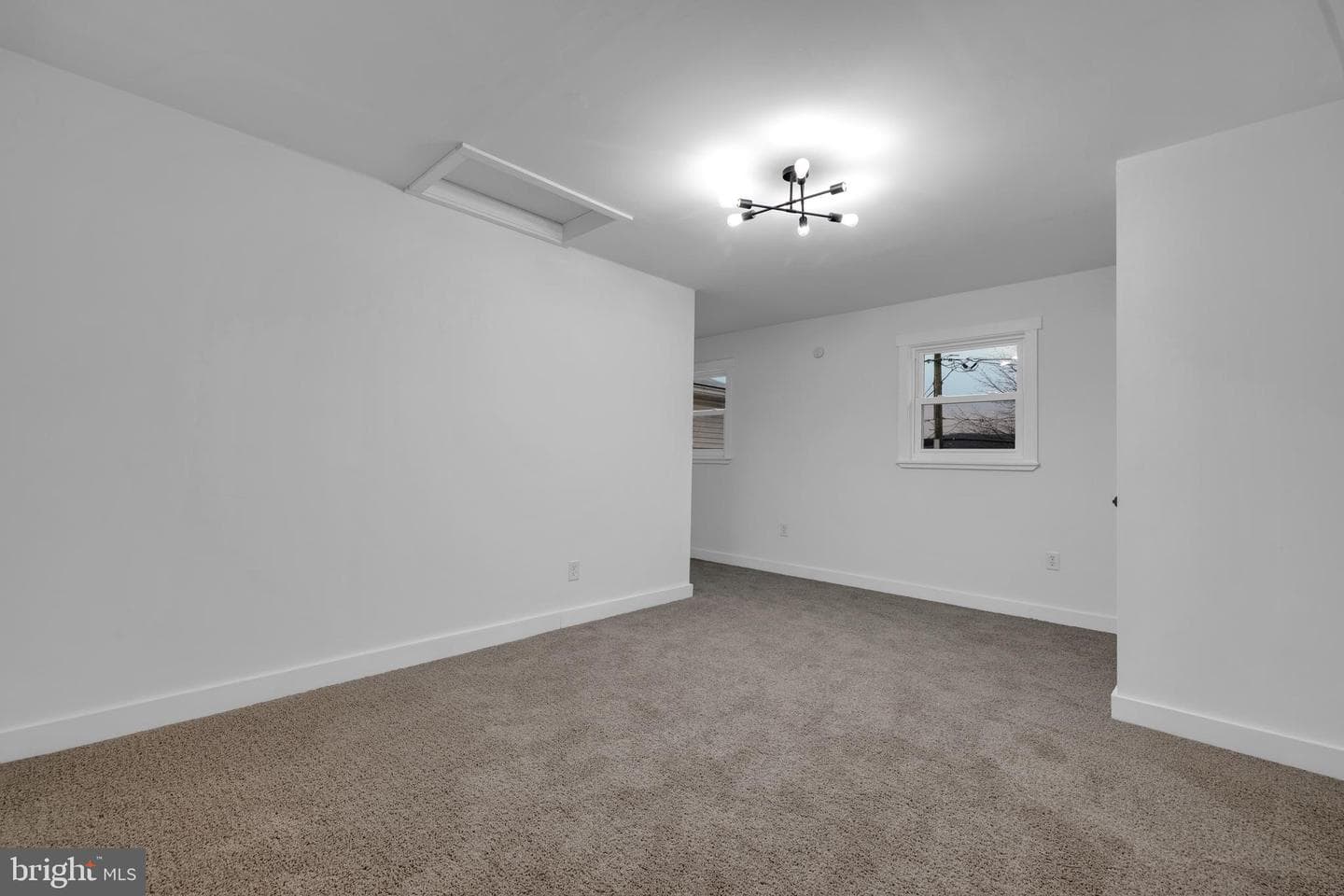 119 Heidelberg Avenue photo 32