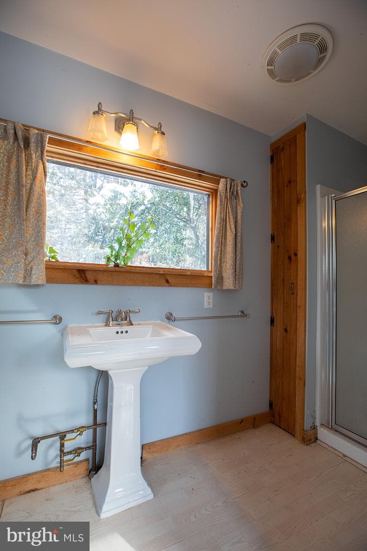 220 Dietrich Road photo 59