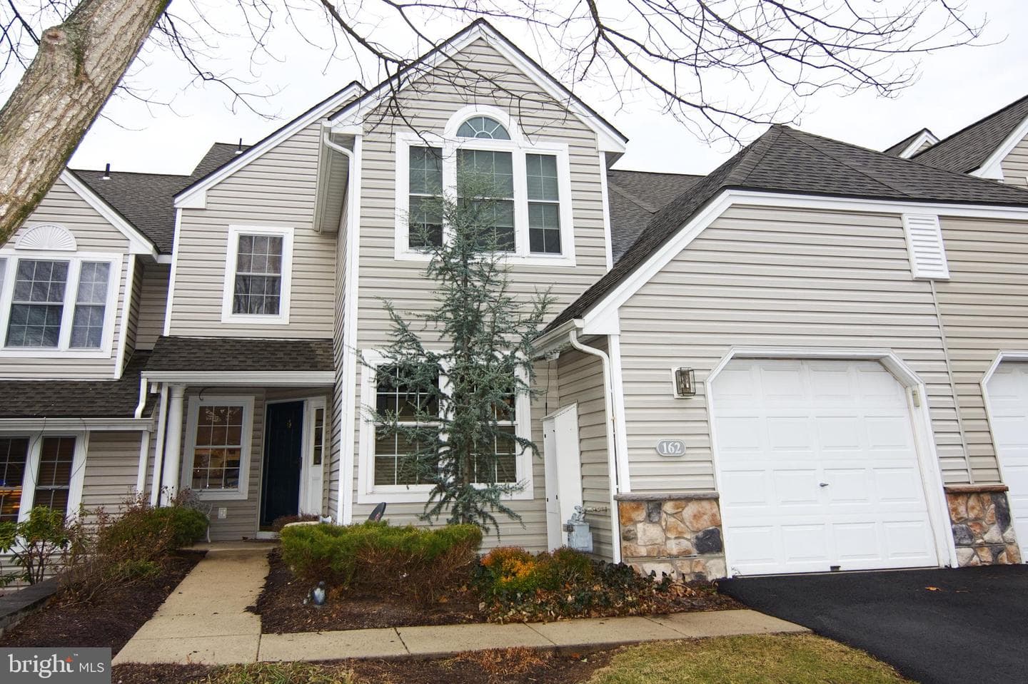 162 Hawthorne Court, Reading