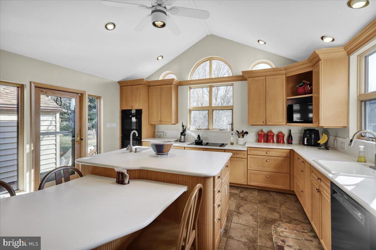15 Courtleigh Place photo 14