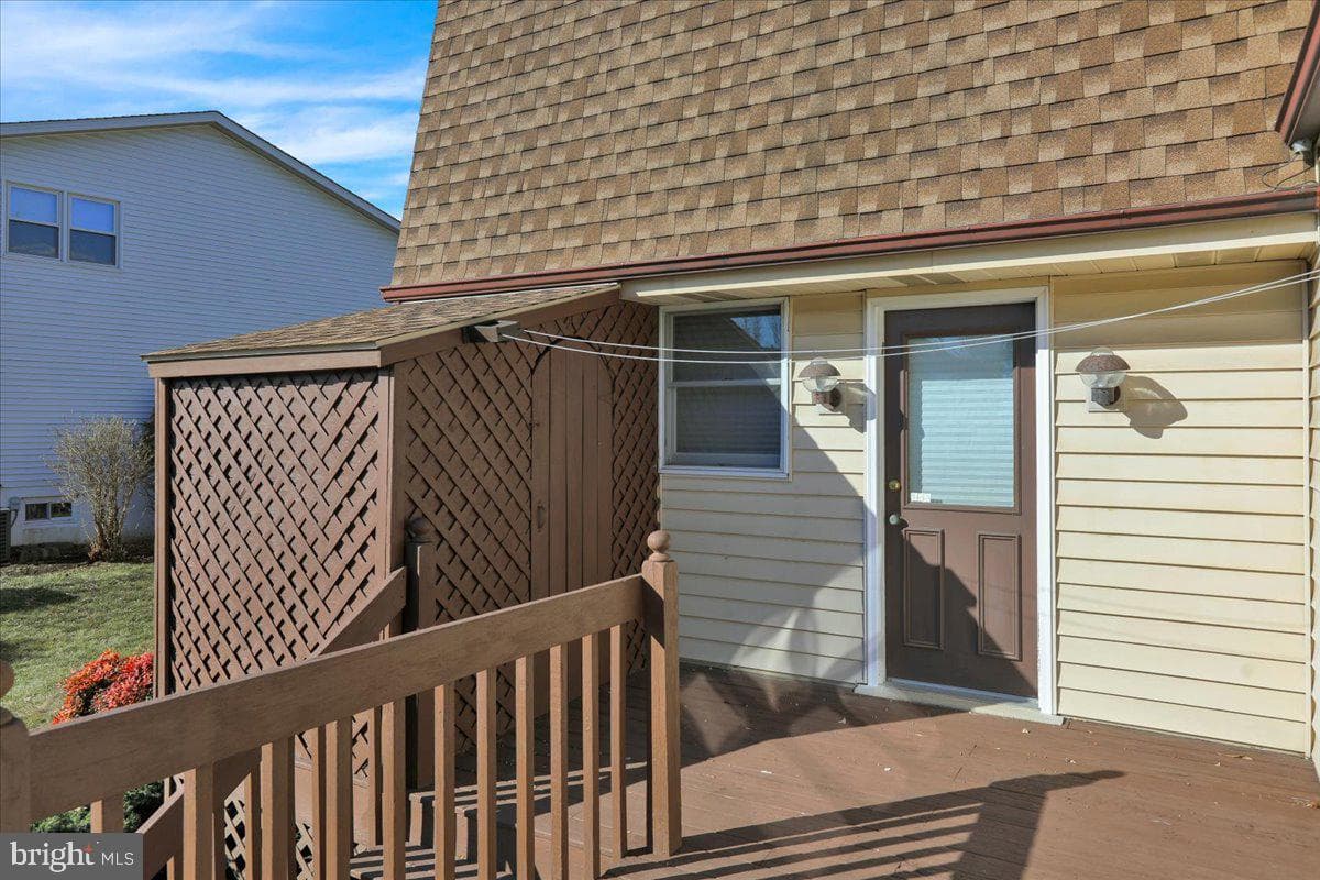 15 Courtleigh Place photo 40