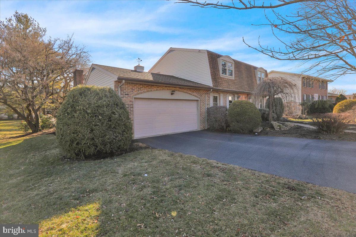 15 Courtleigh Place photo 43