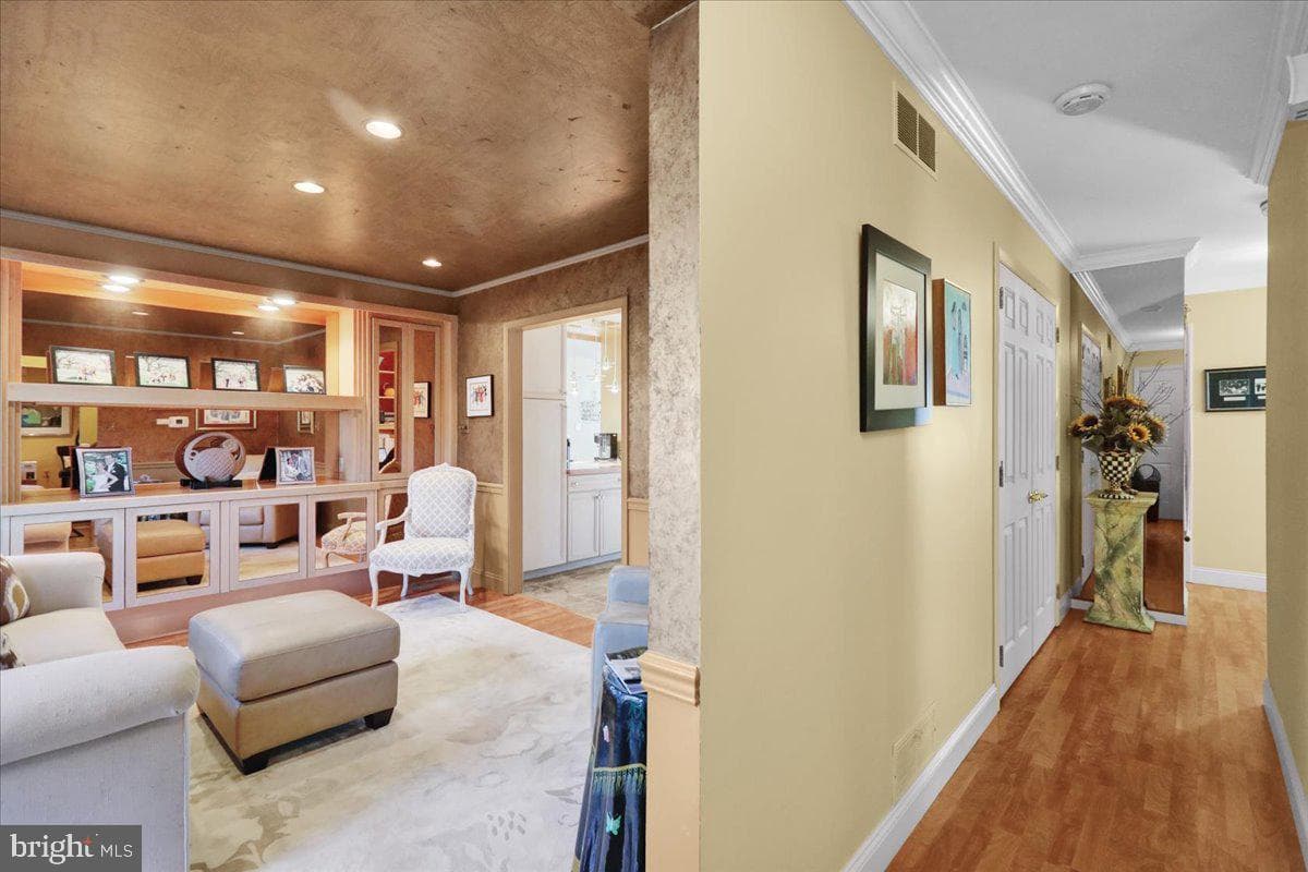 15 Courtleigh Place photo 5