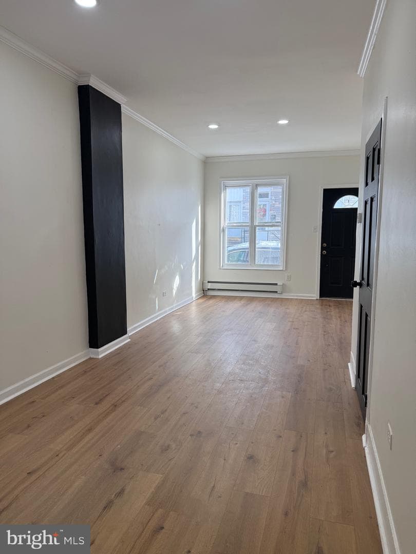 542 Moss Street photo 3
