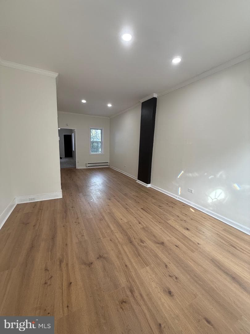 542 Moss Street photo 4