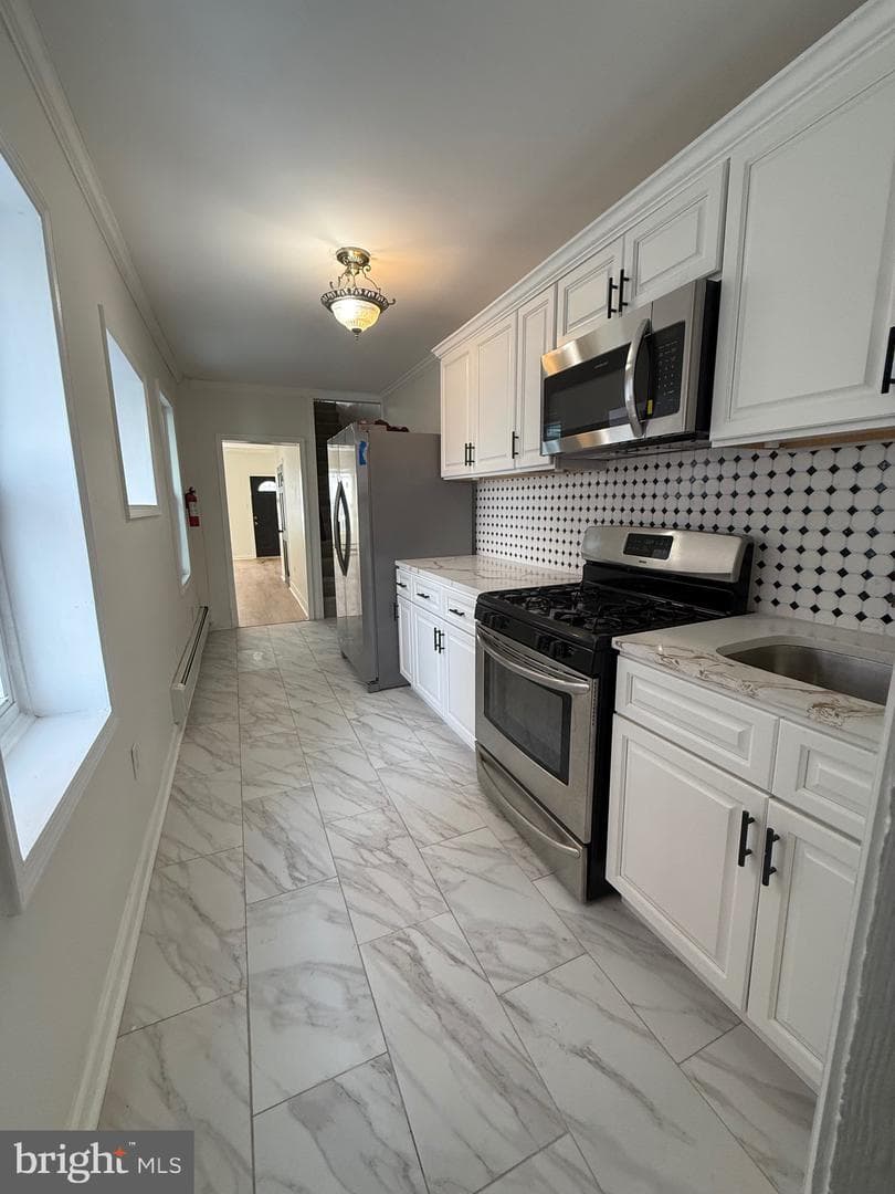 542 Moss Street photo 6