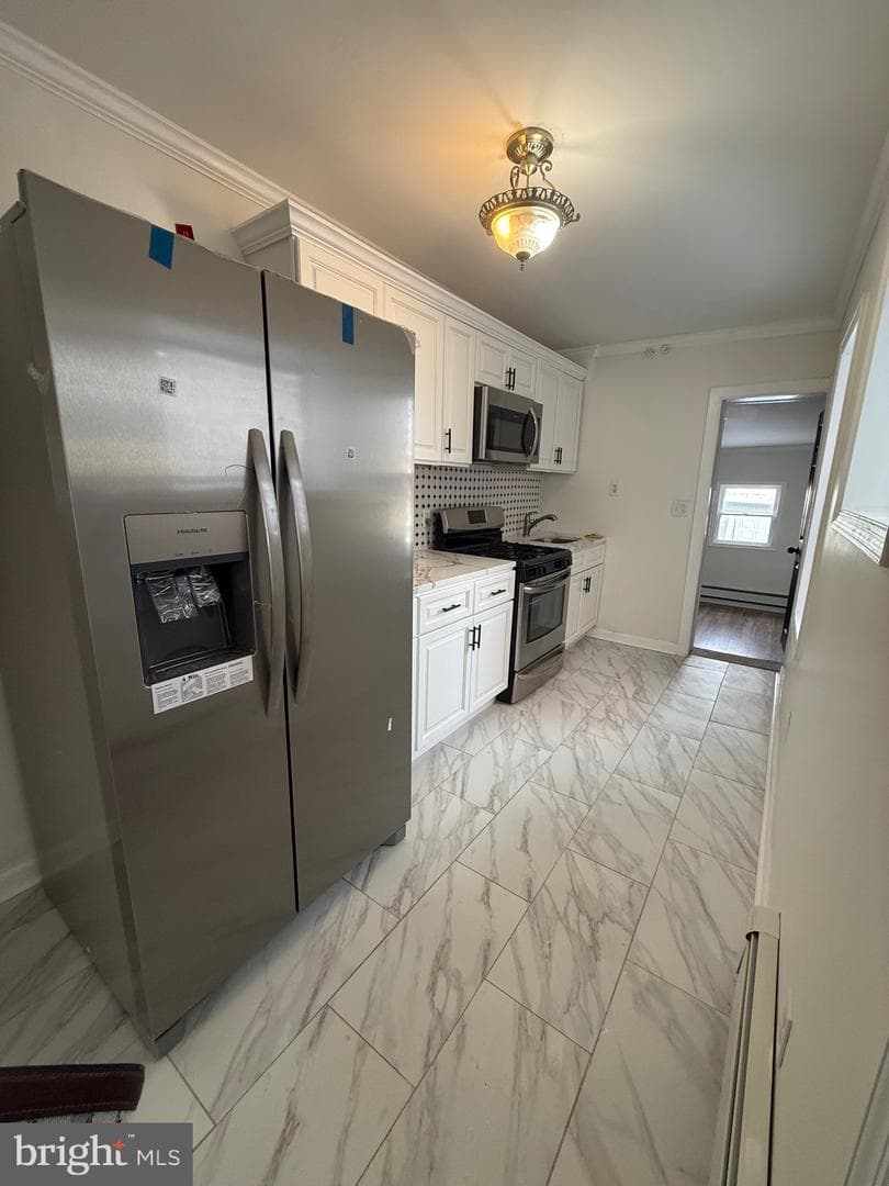 542 Moss Street photo 7