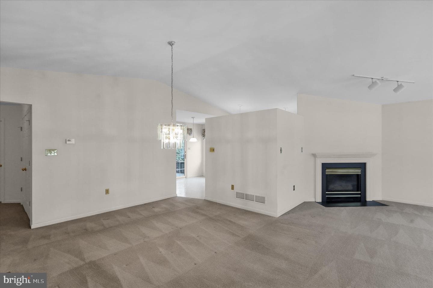 3232 Garfield Avenue photo 5