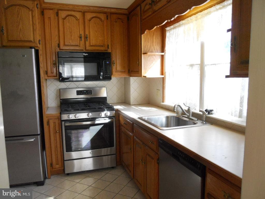 909 Brighton Avenue photo 14