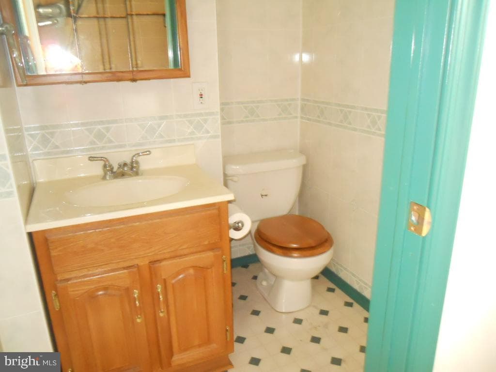 909 Brighton Avenue photo 20
