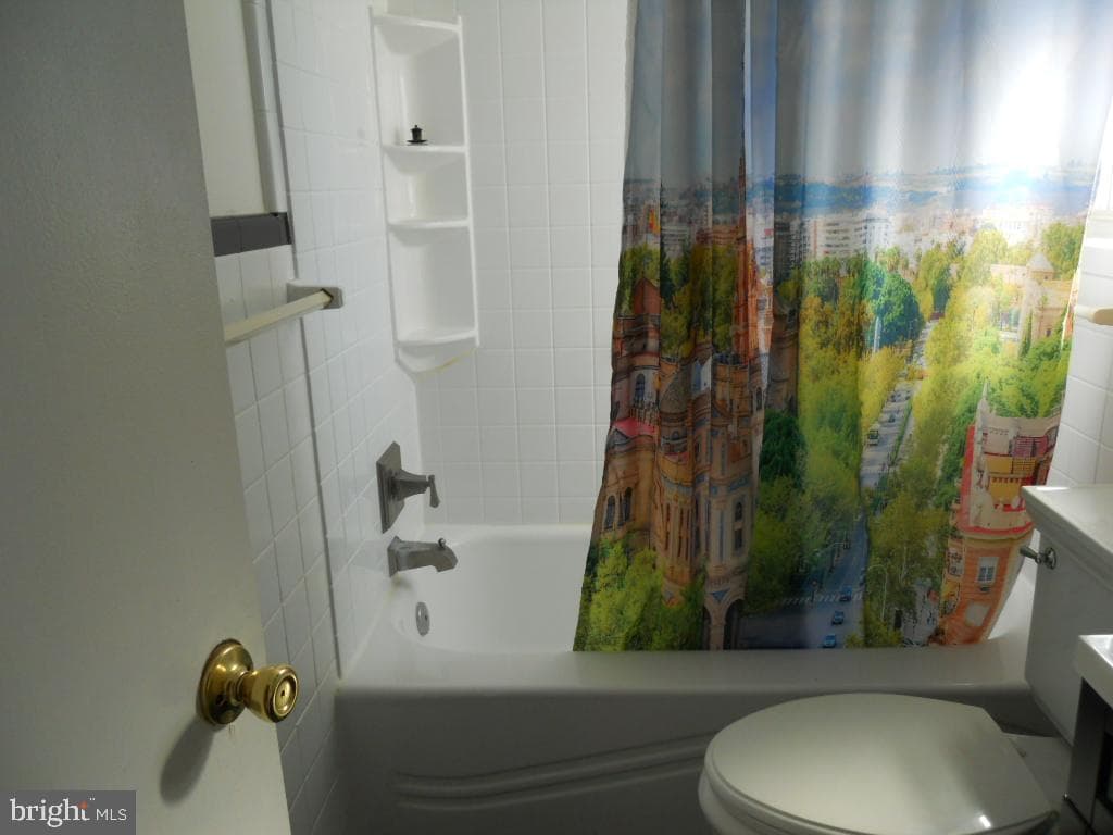909 Brighton Avenue photo 24