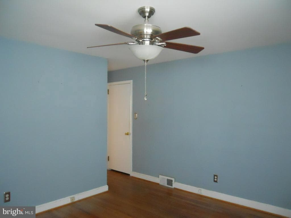 909 Brighton Avenue photo 28
