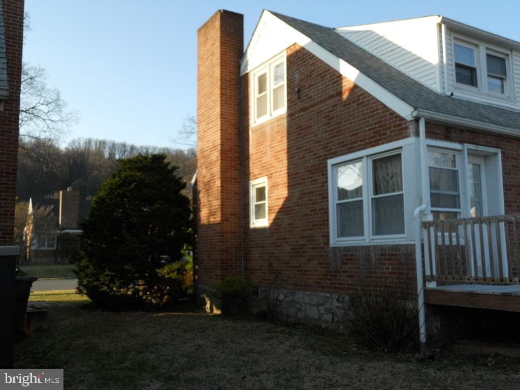 909 Brighton Avenue photo 4