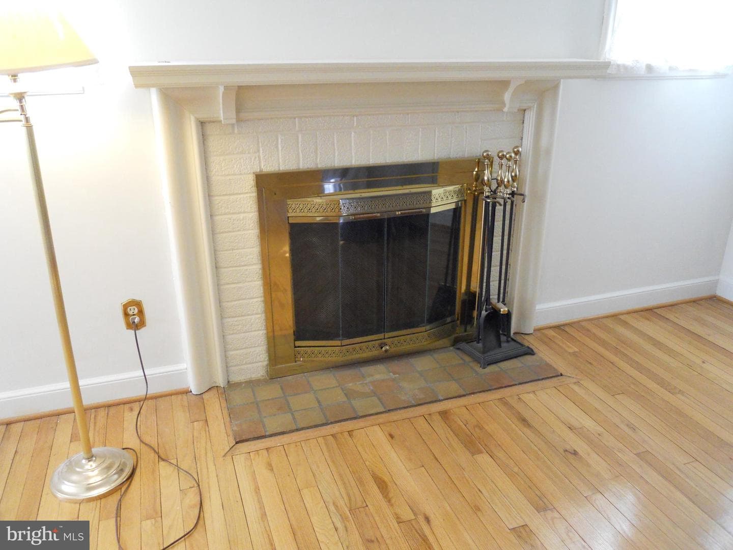 909 Brighton Avenue photo 9