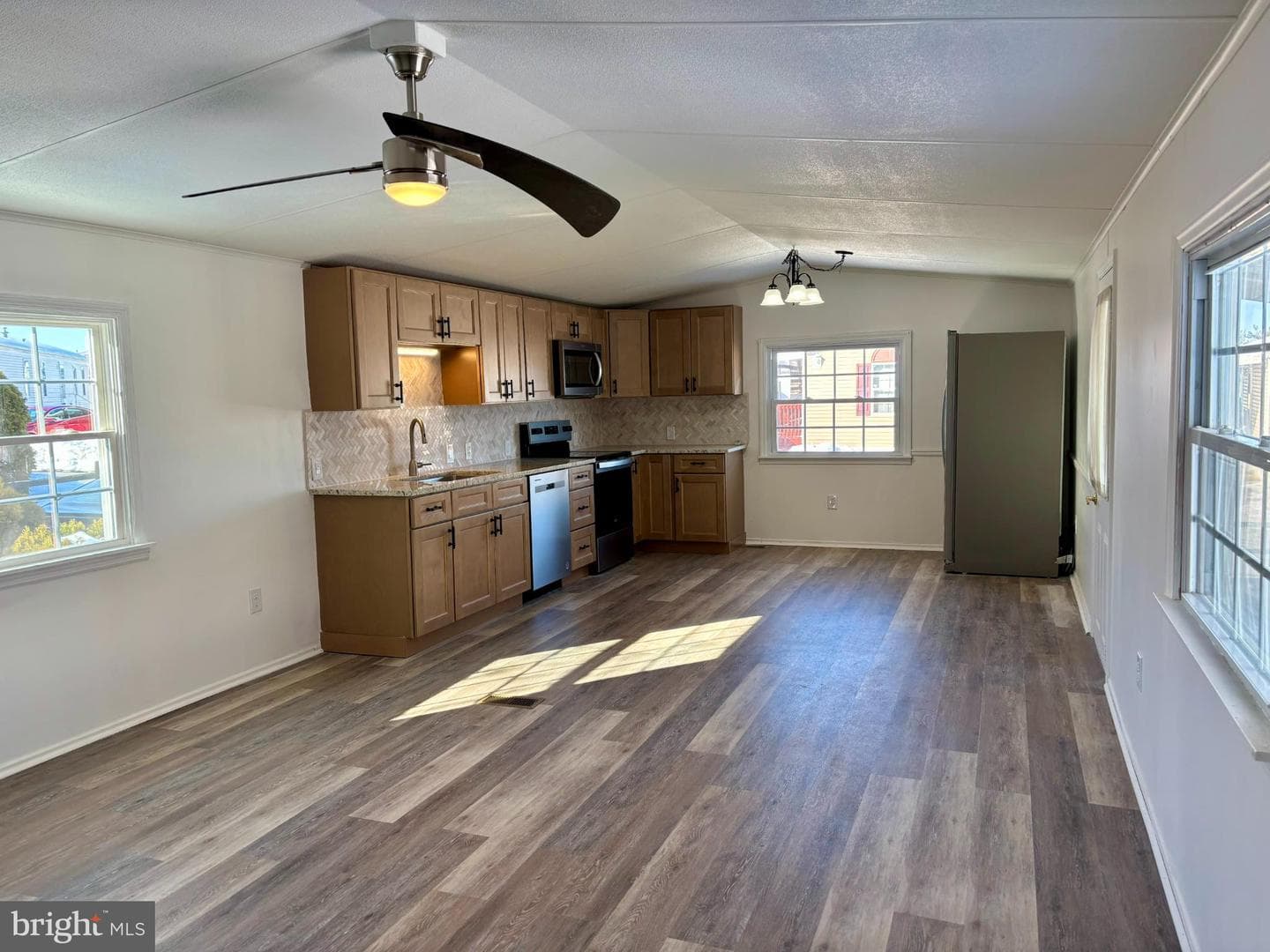 1004 Heath Avenue photo 8