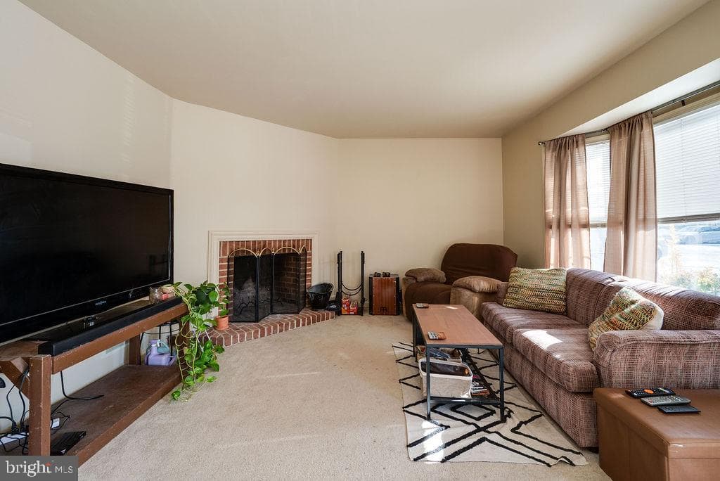 71 Winchester Court photo 3