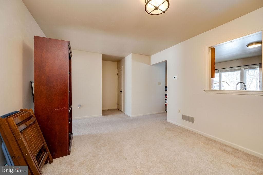 71 Winchester Court photo 8