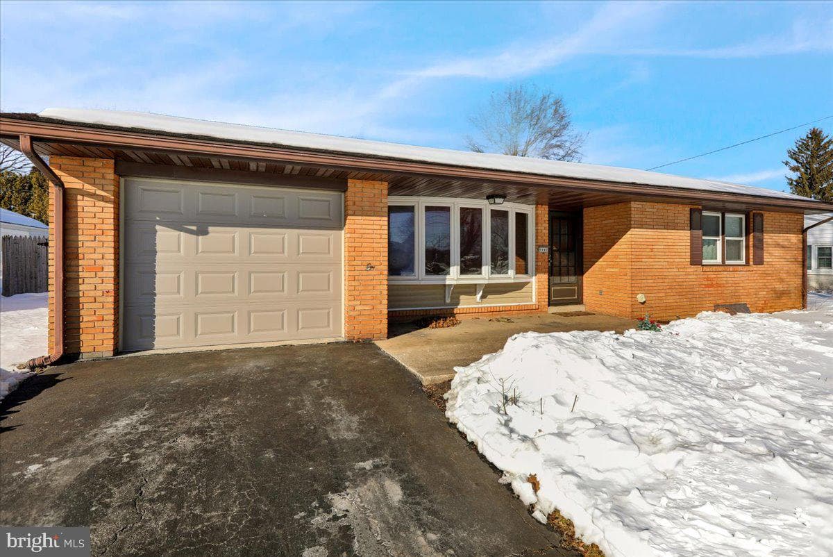 3375 North Street photo 2