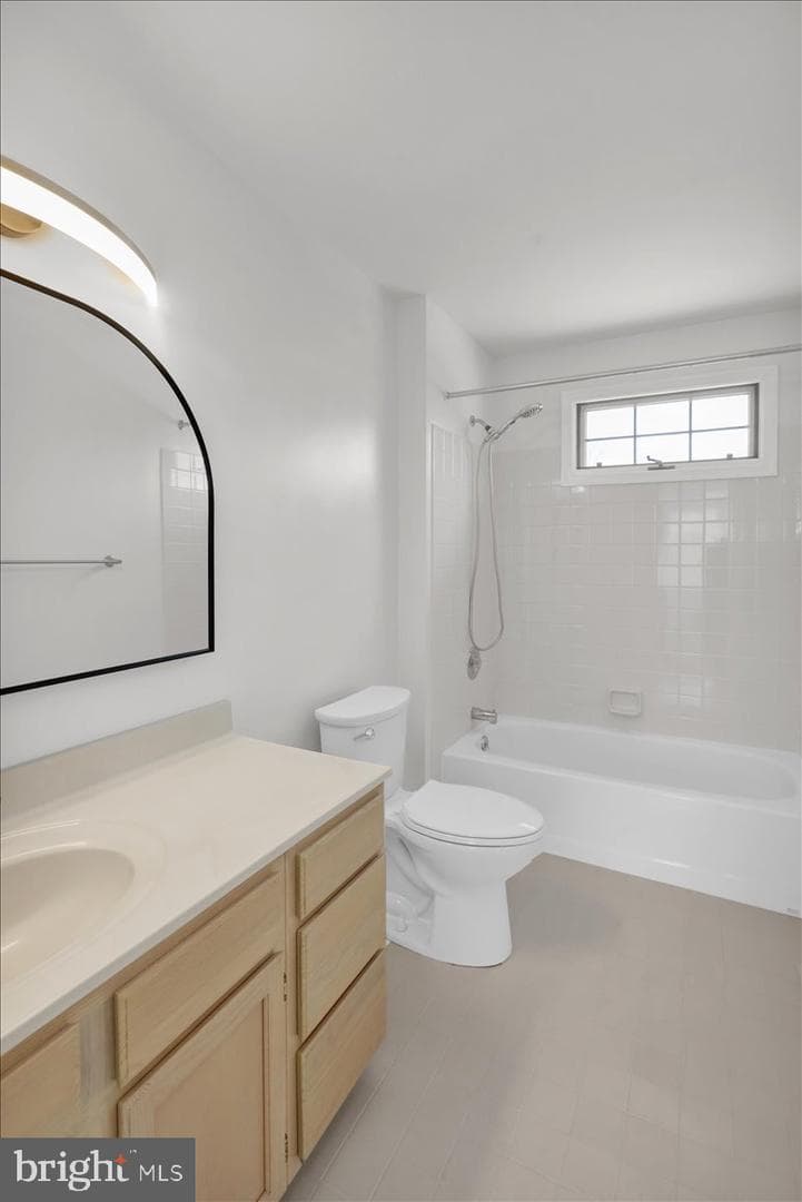 116 S Kelly Drive photo 27