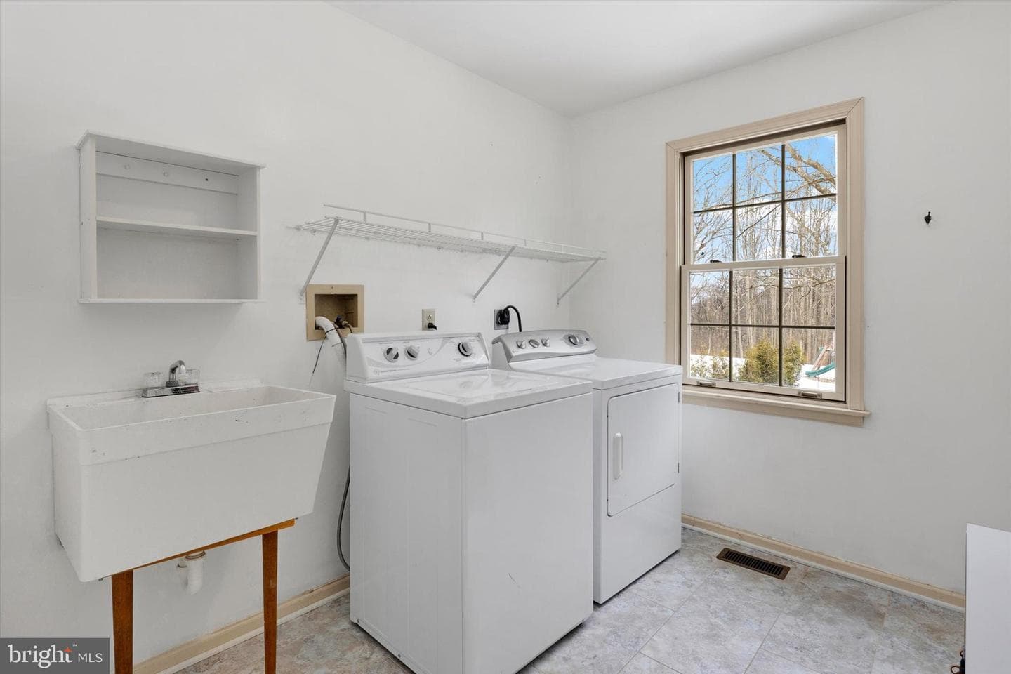 1018 Hartman Road photo 20