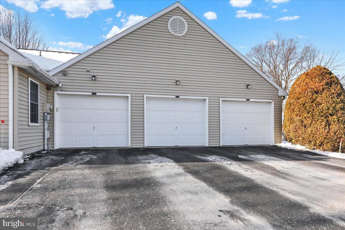 152 Heather Lane photo 2