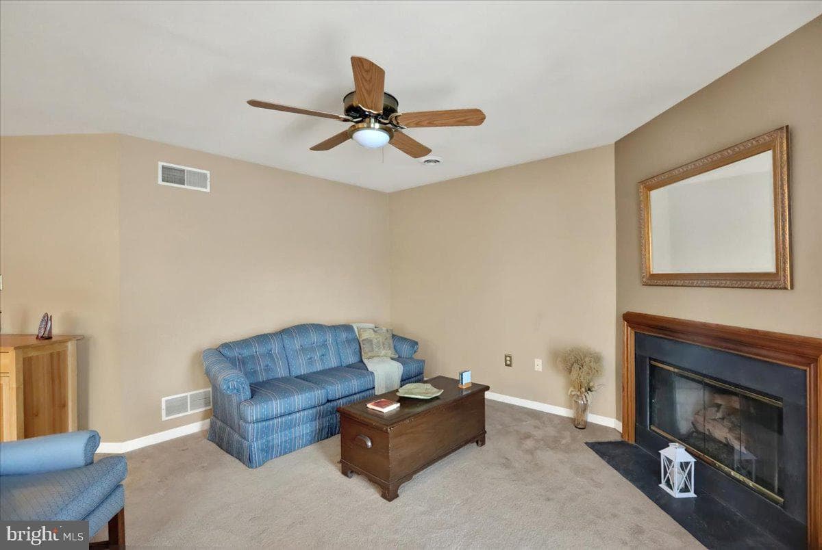 152 Heather Lane photo 9