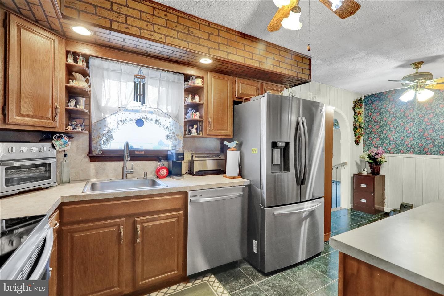148 Hoch Avenue photo 10