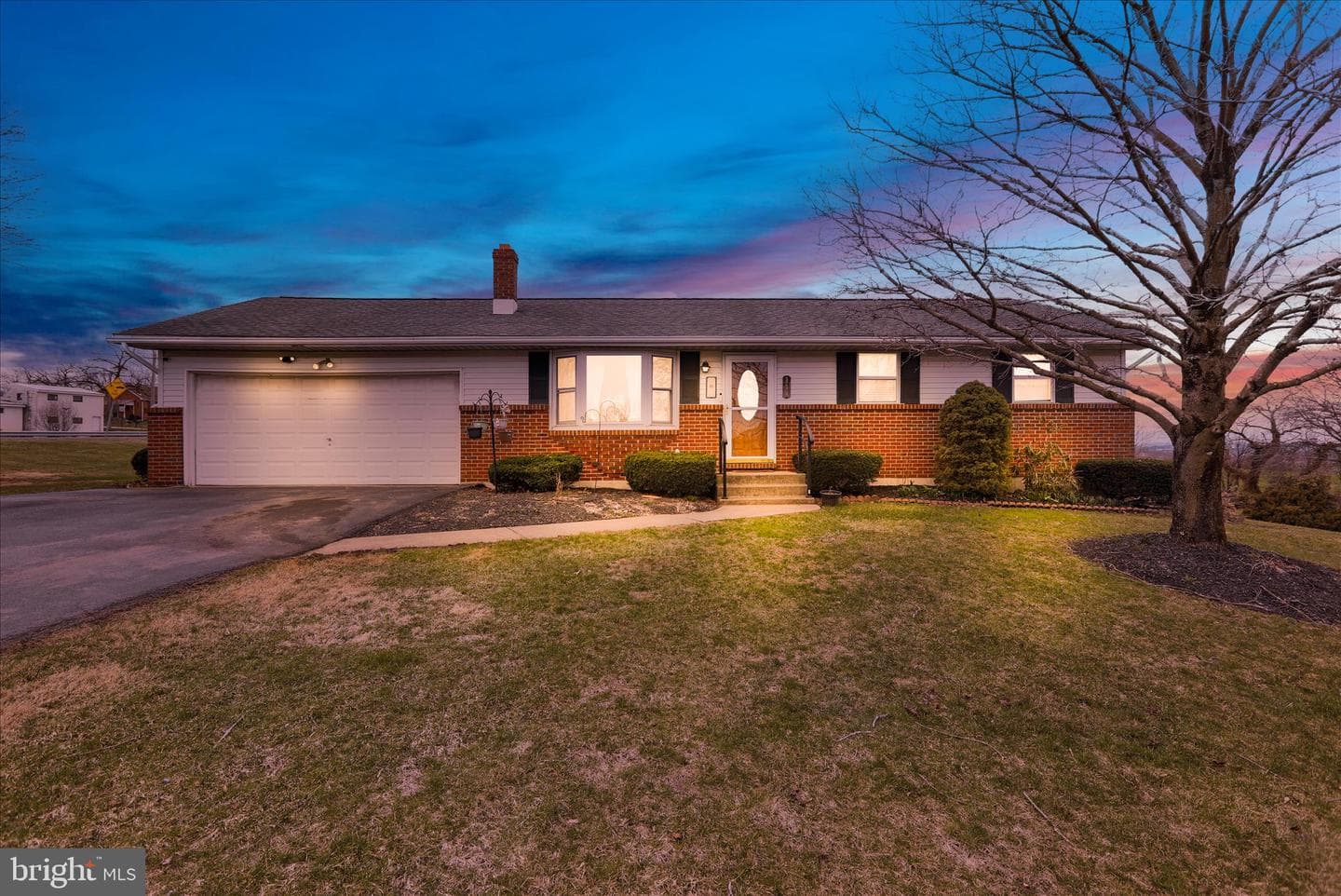 148 Hoch Avenue photo 2
