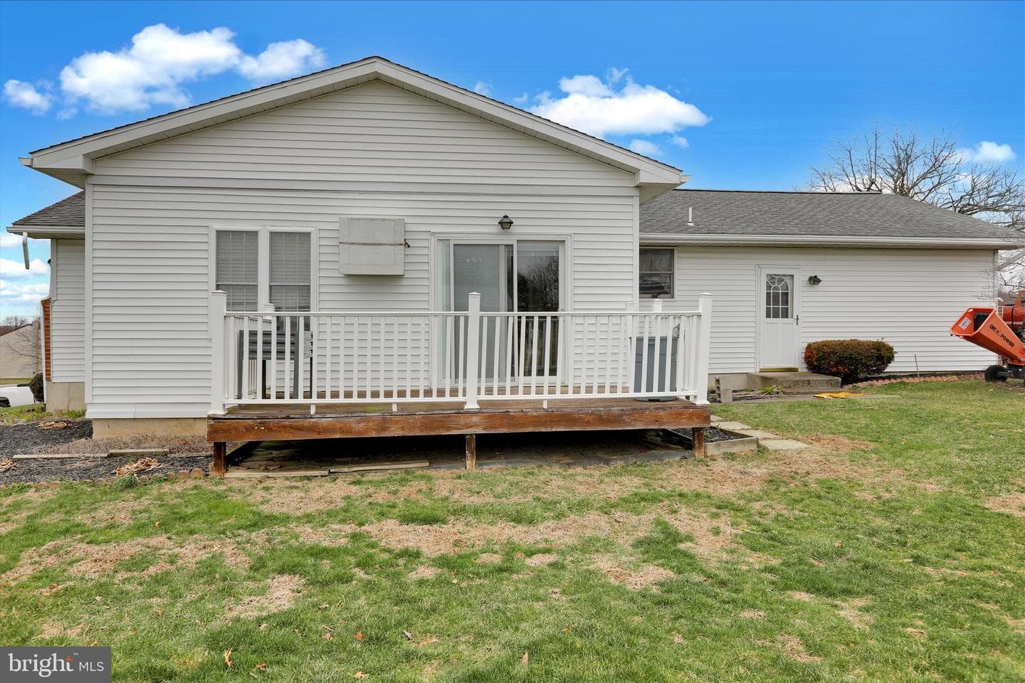 148 Hoch Avenue photo 25