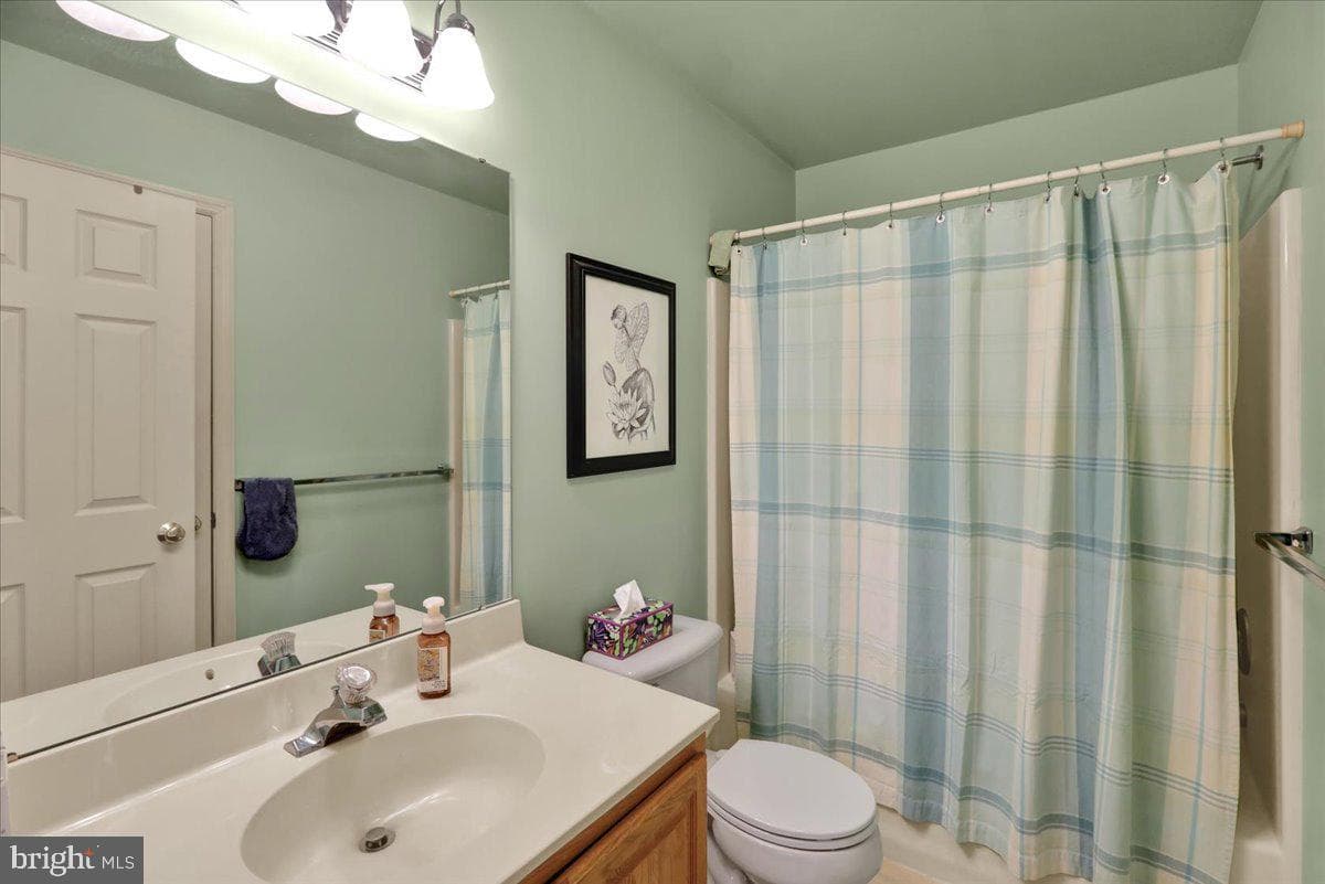 447 Epsilon Drive photo 4