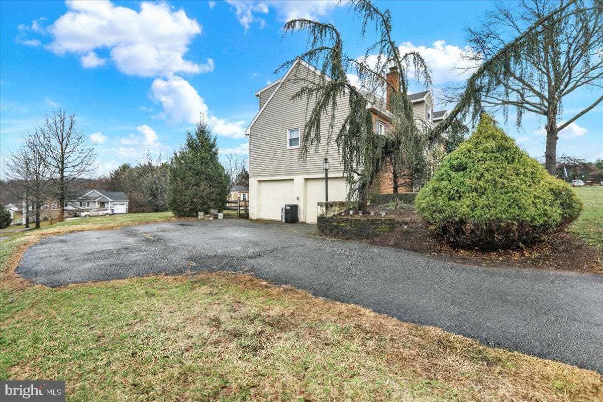 780 Corbit Drive photo 43
