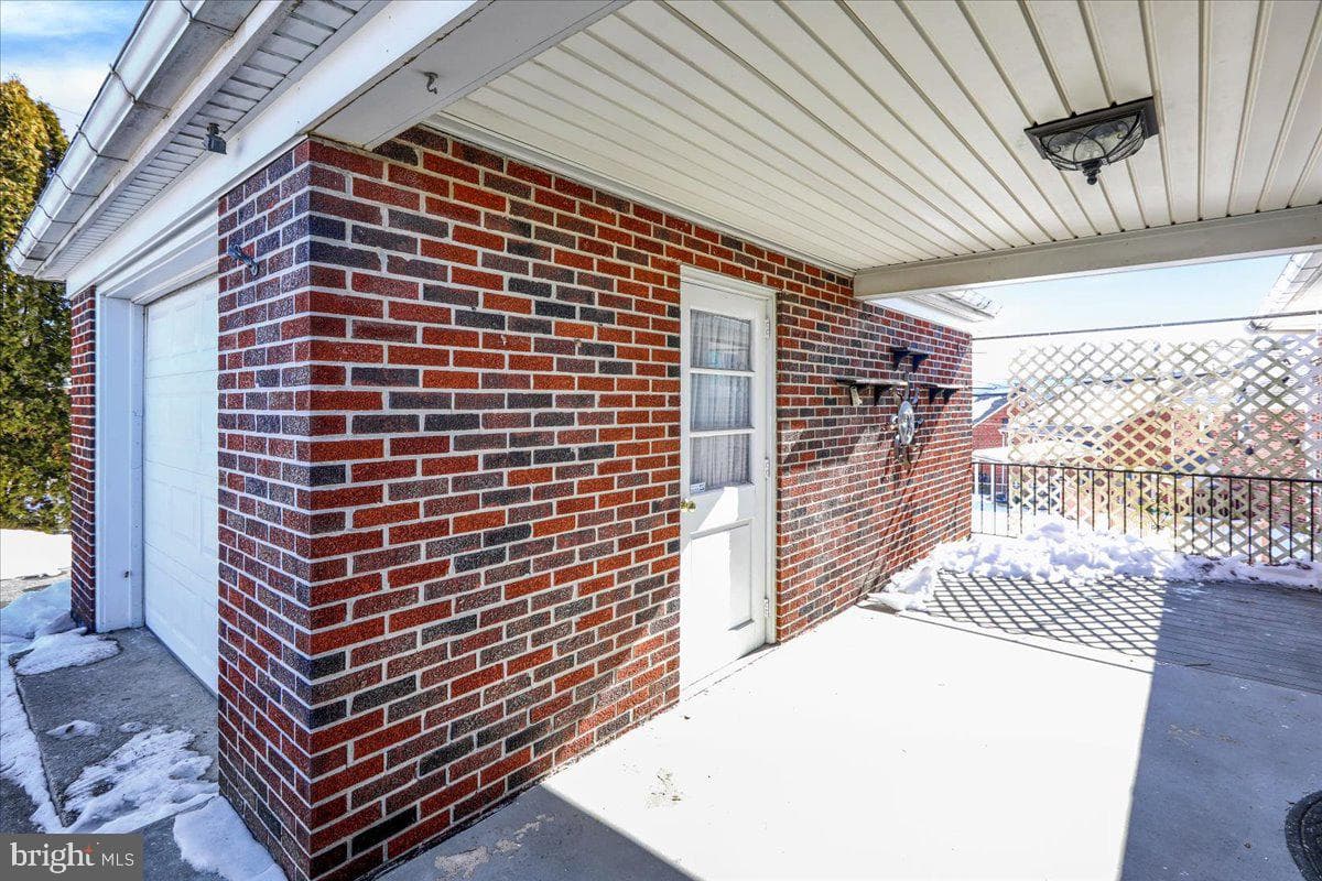 629 Lawrence Avenue photo 30
