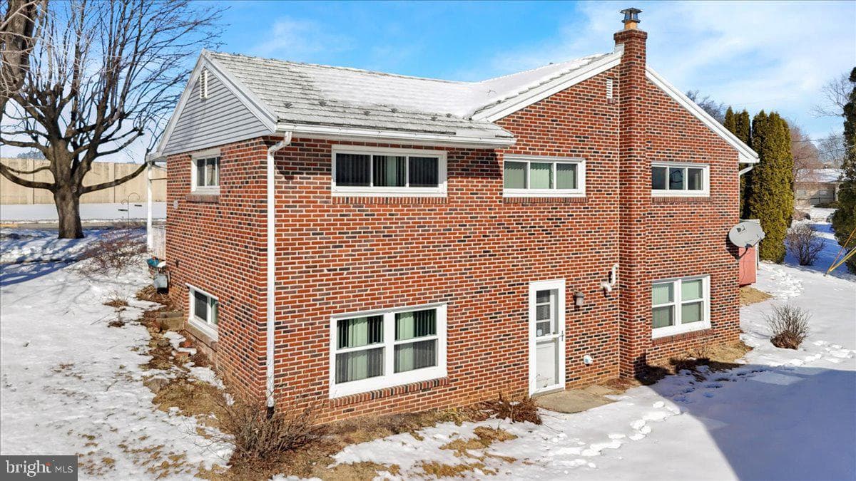 629 Lawrence Avenue photo 36